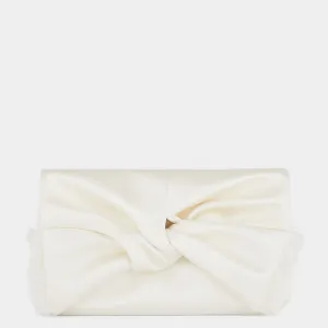 Bow Clutch