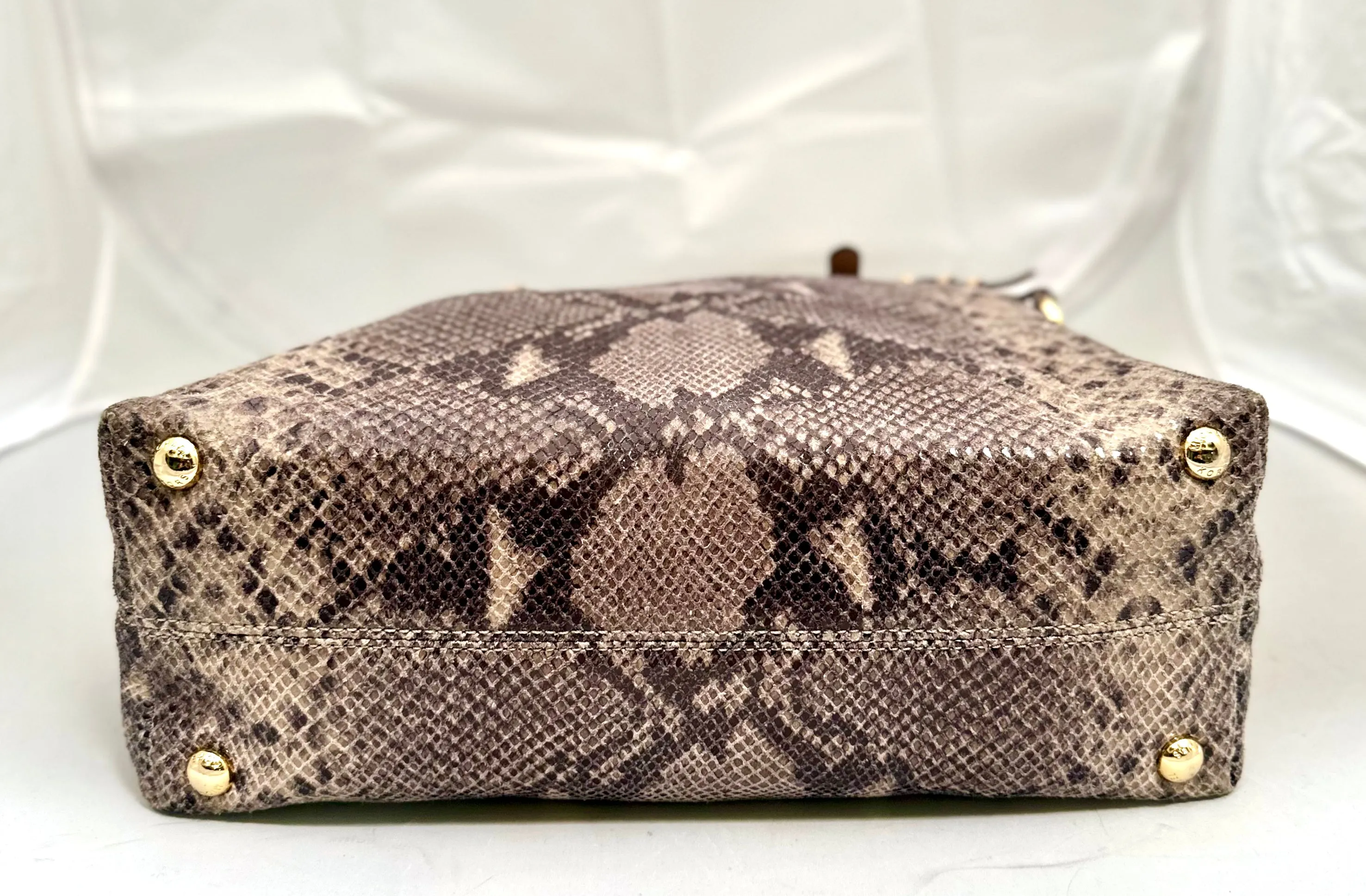 Michael Kors Beige/Black Snakeskin Effect Leather Jet Set Tote (preowned)