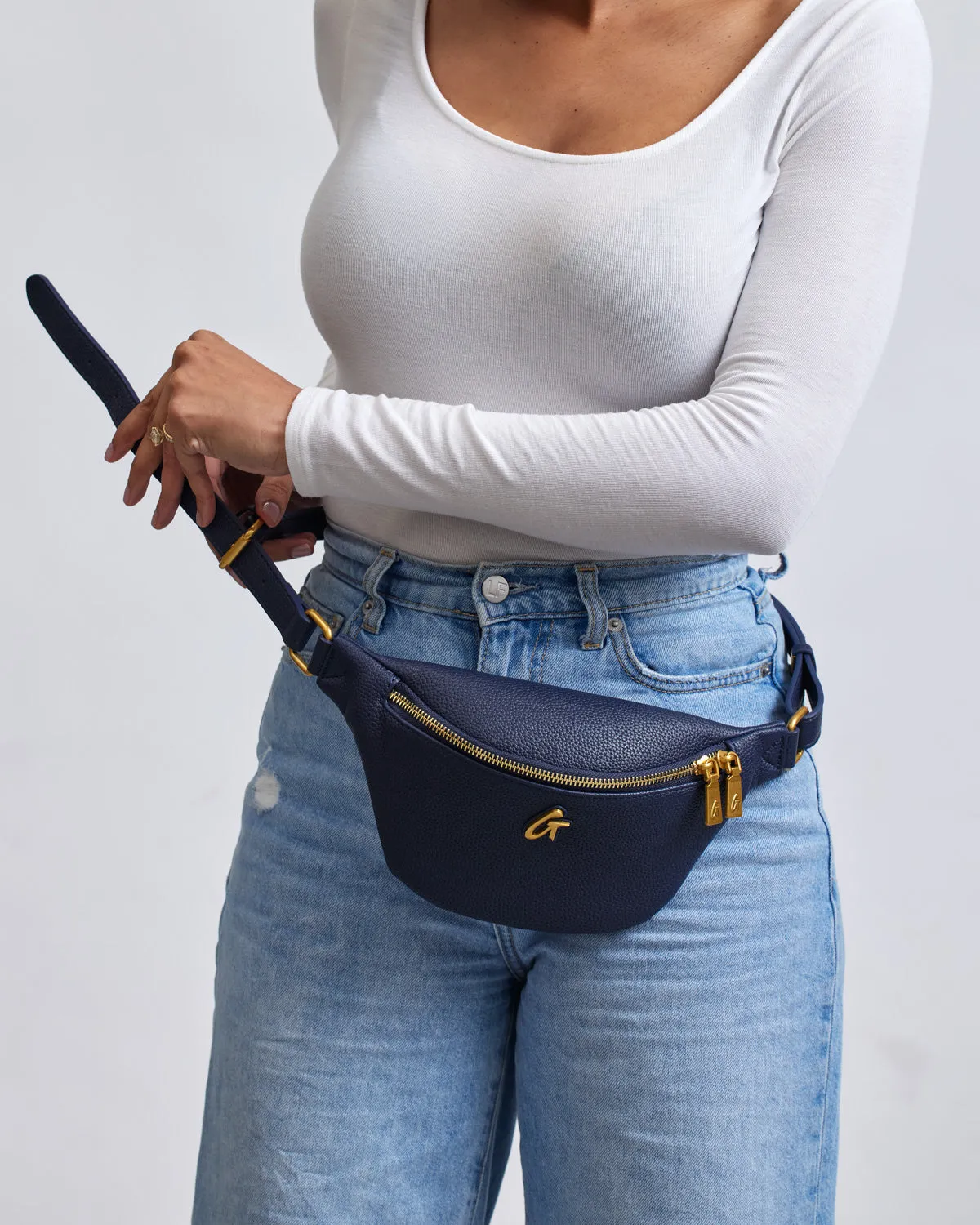 PEBBLE MINI FANNY PACK NAVY