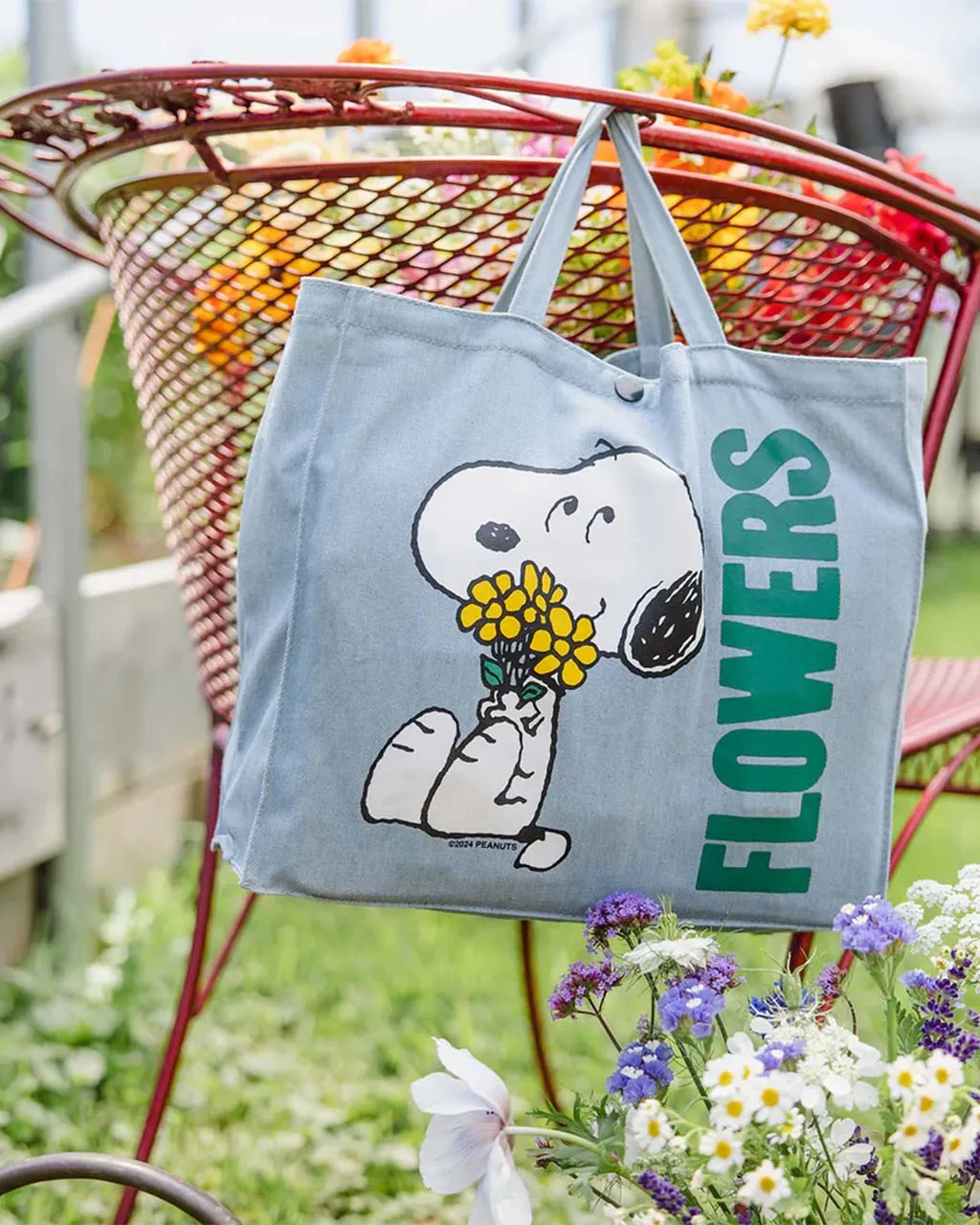 Snoopy Flower Market Tote Bag