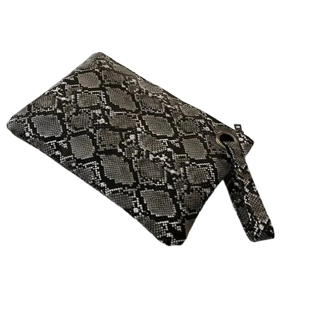 Vintage Snakeskin Envelope Bag Fashionable And Elegant Widely Snakeskin Handbag Gifts Clutches Purse khaki